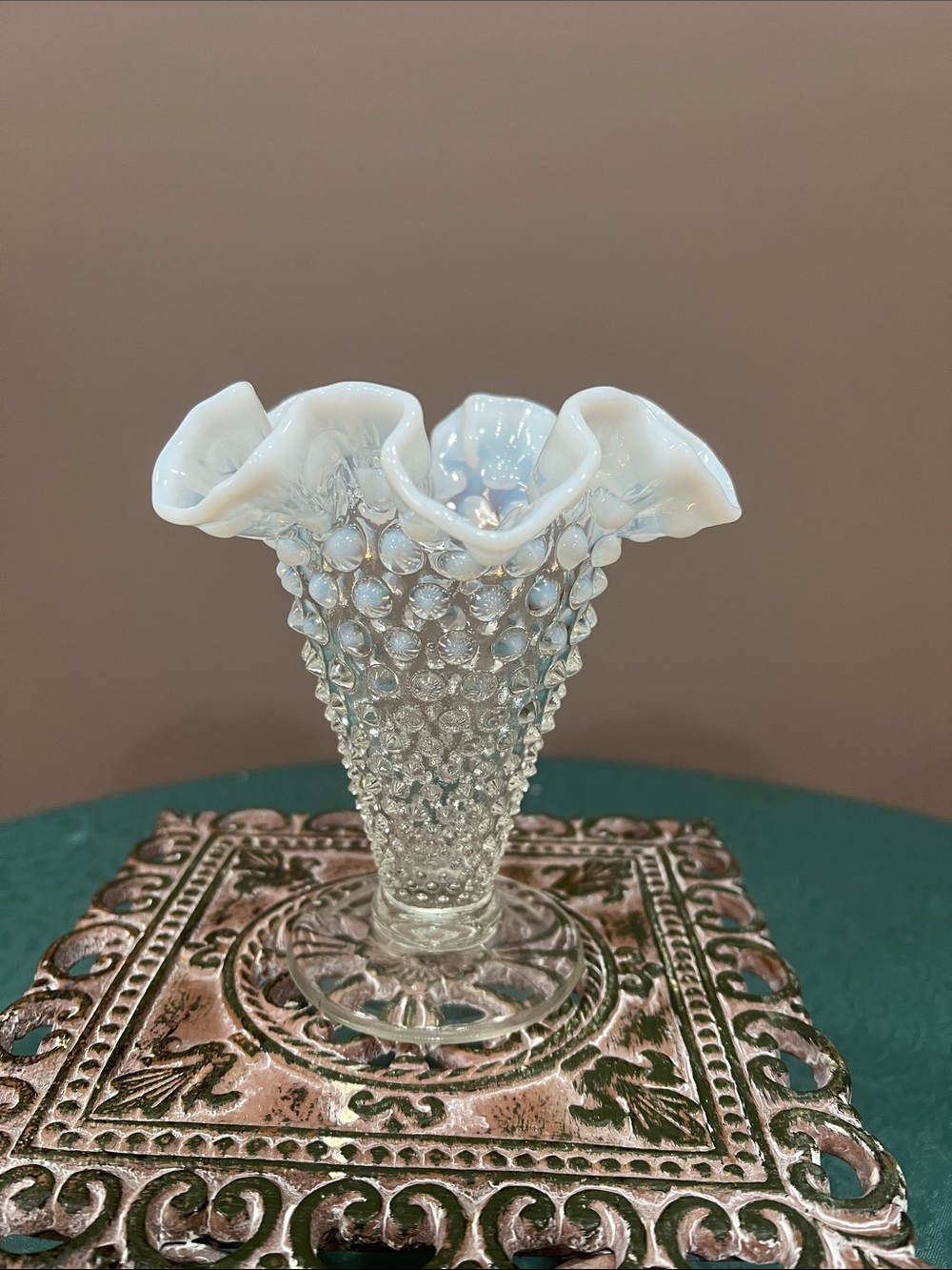 Vintage Fenton French trumpet vase.